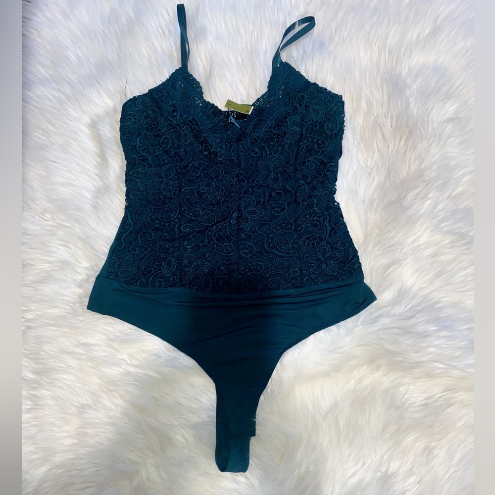 NWT IRIS DARK GREEN LACE BODYSUIT - MEDIUM